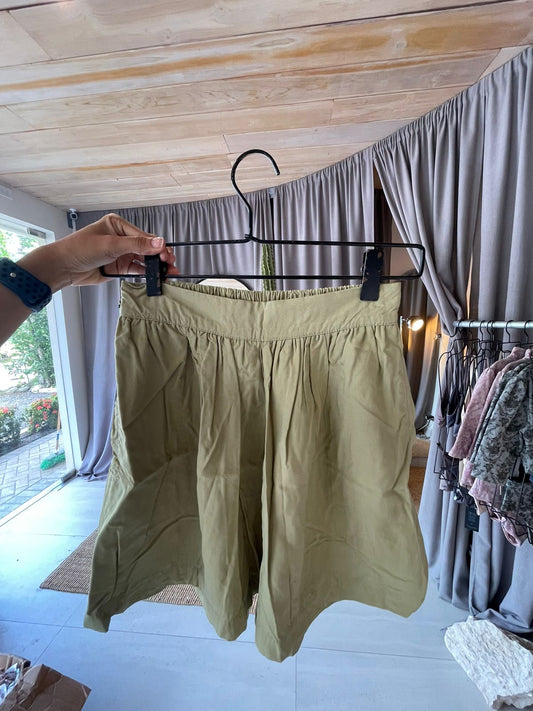 Trois Green short